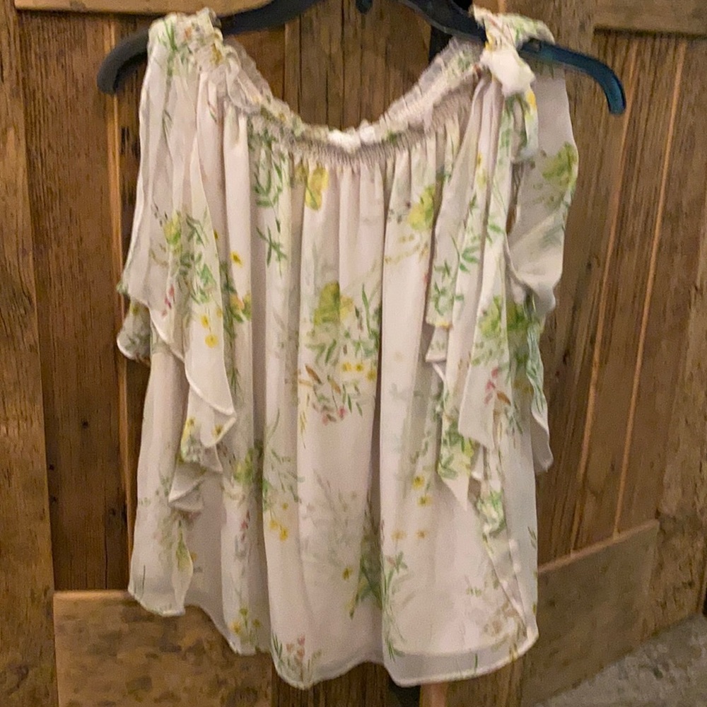 a loves a blouse.